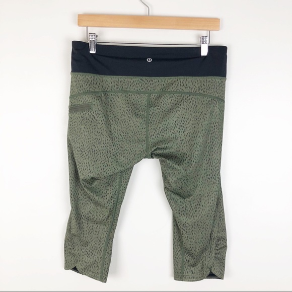 Lululemon green pattern crop leggings t345 - Picture 2 of 8